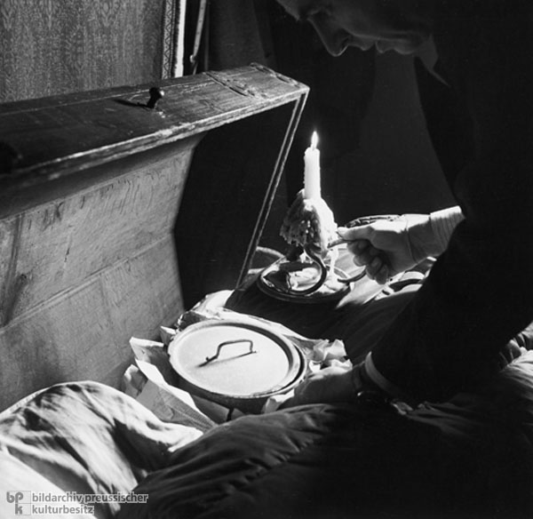 Berlin Blockade: To Save Energy, Meals were Cooked in a 